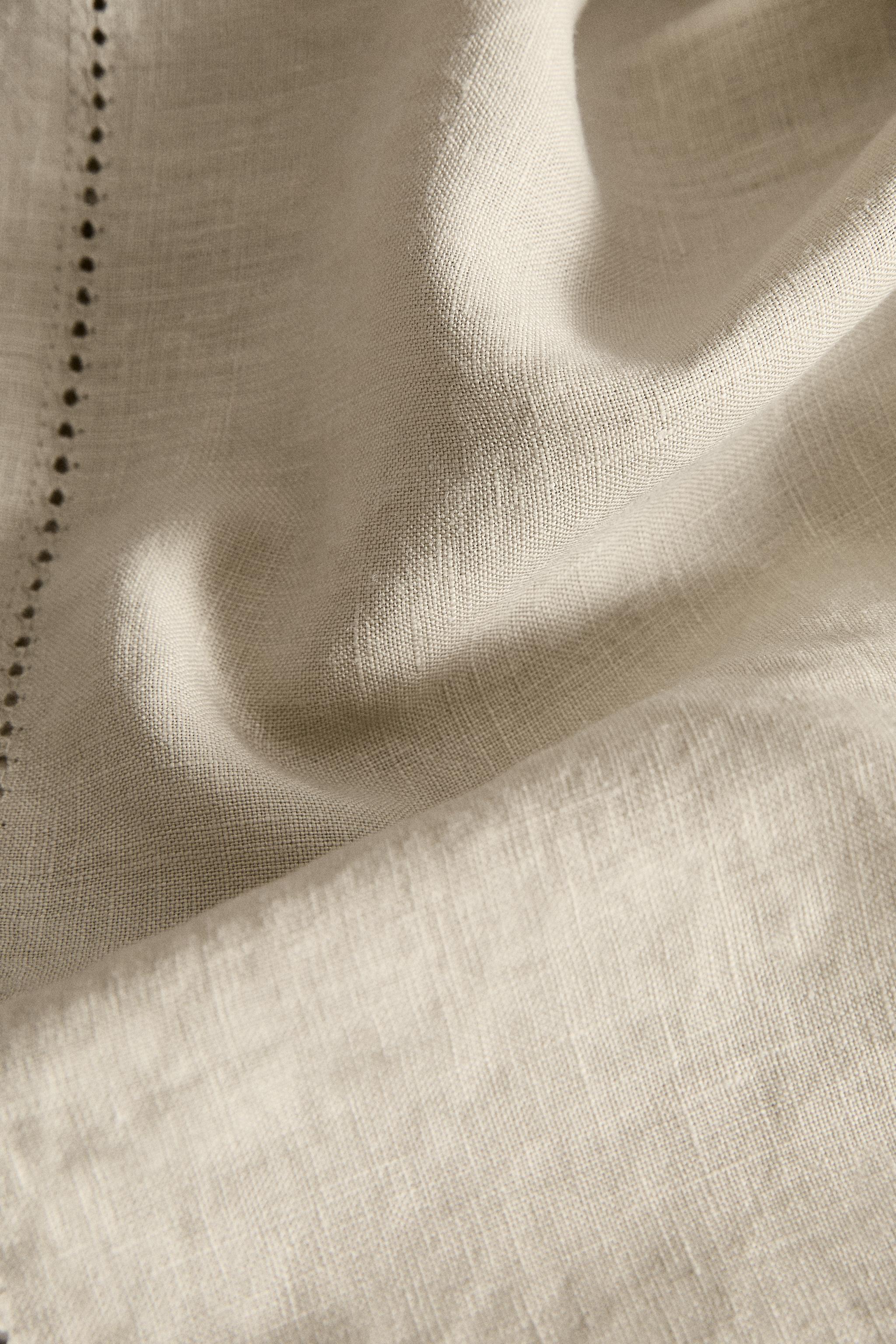 LINEN TABLECLOTH WITH FLORAL EMBROIDERY